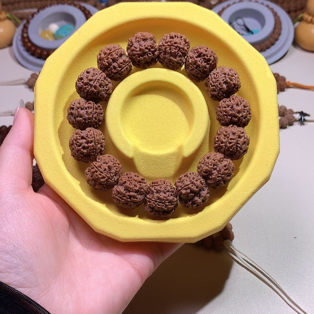 吊坠文玩核桃原生态蜂王大金刚