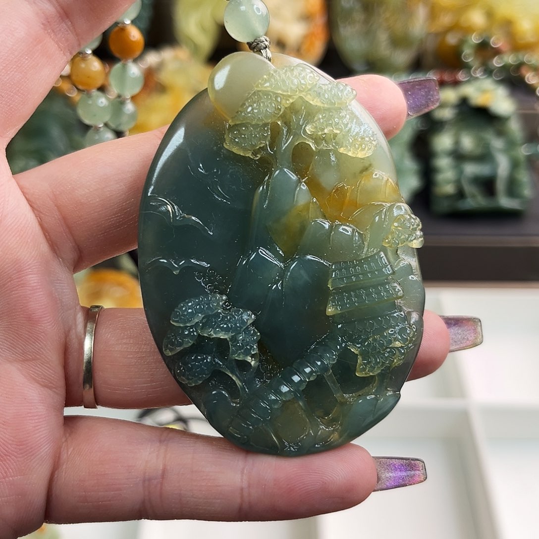 蛇纹石玉颈饰未镶嵌女****修