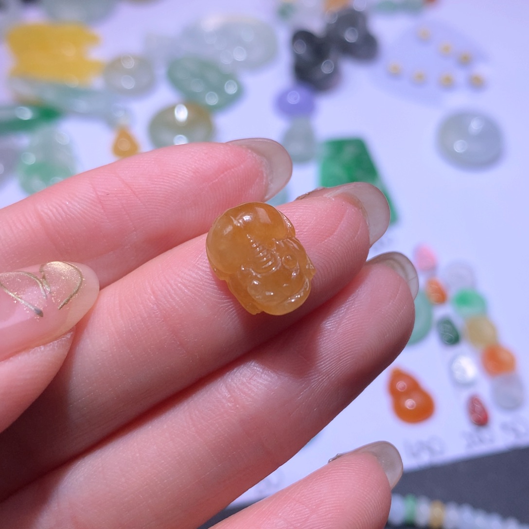 翡翠颈饰未镶嵌貔貅