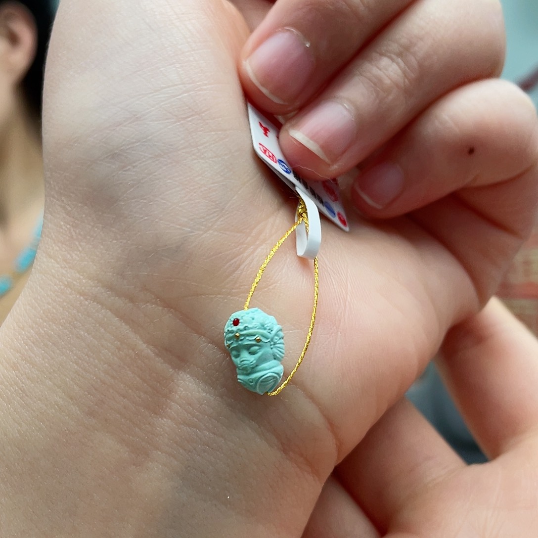 绿松石颈饰未镶嵌