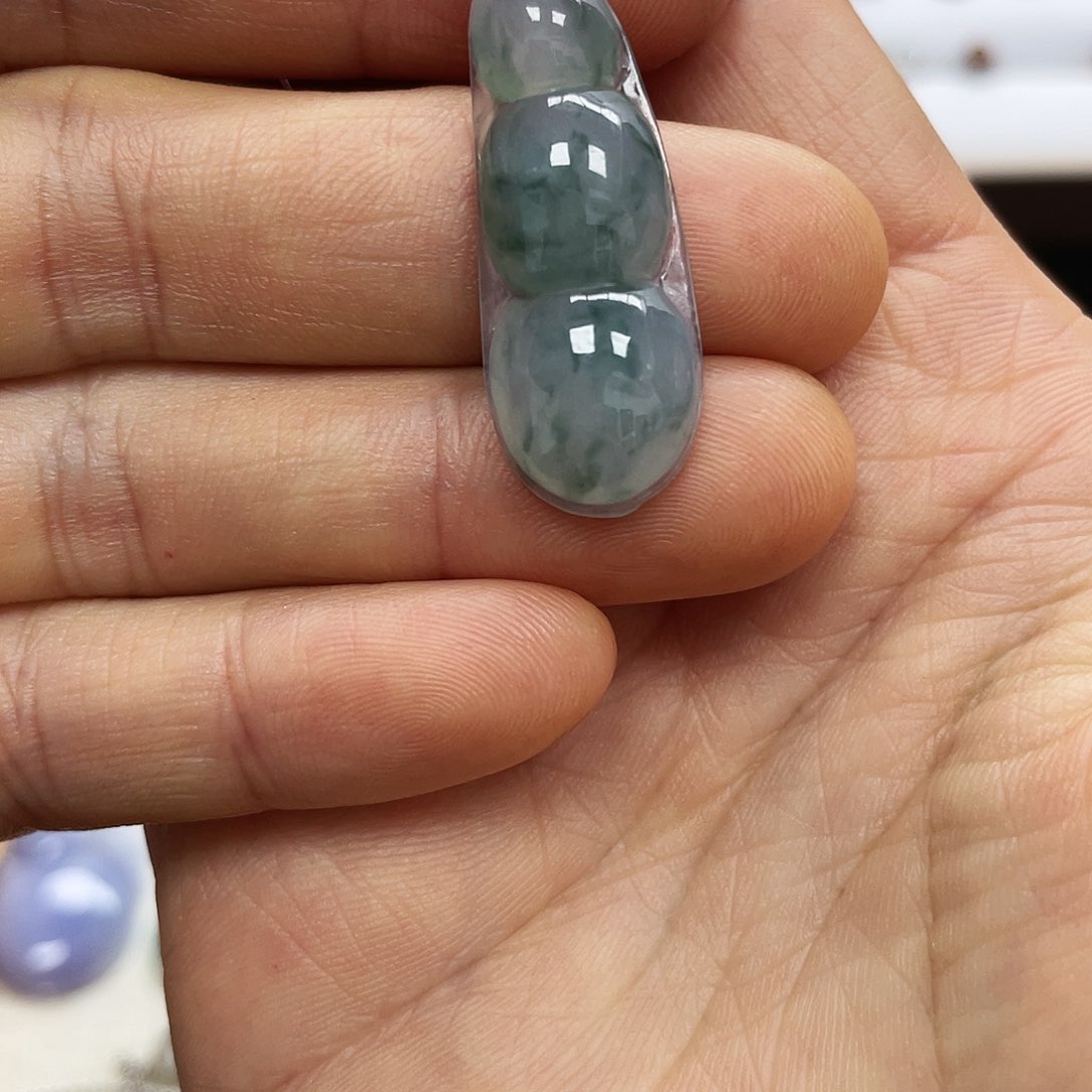 【闪购商品】颈饰18K金镶嵌翡翠