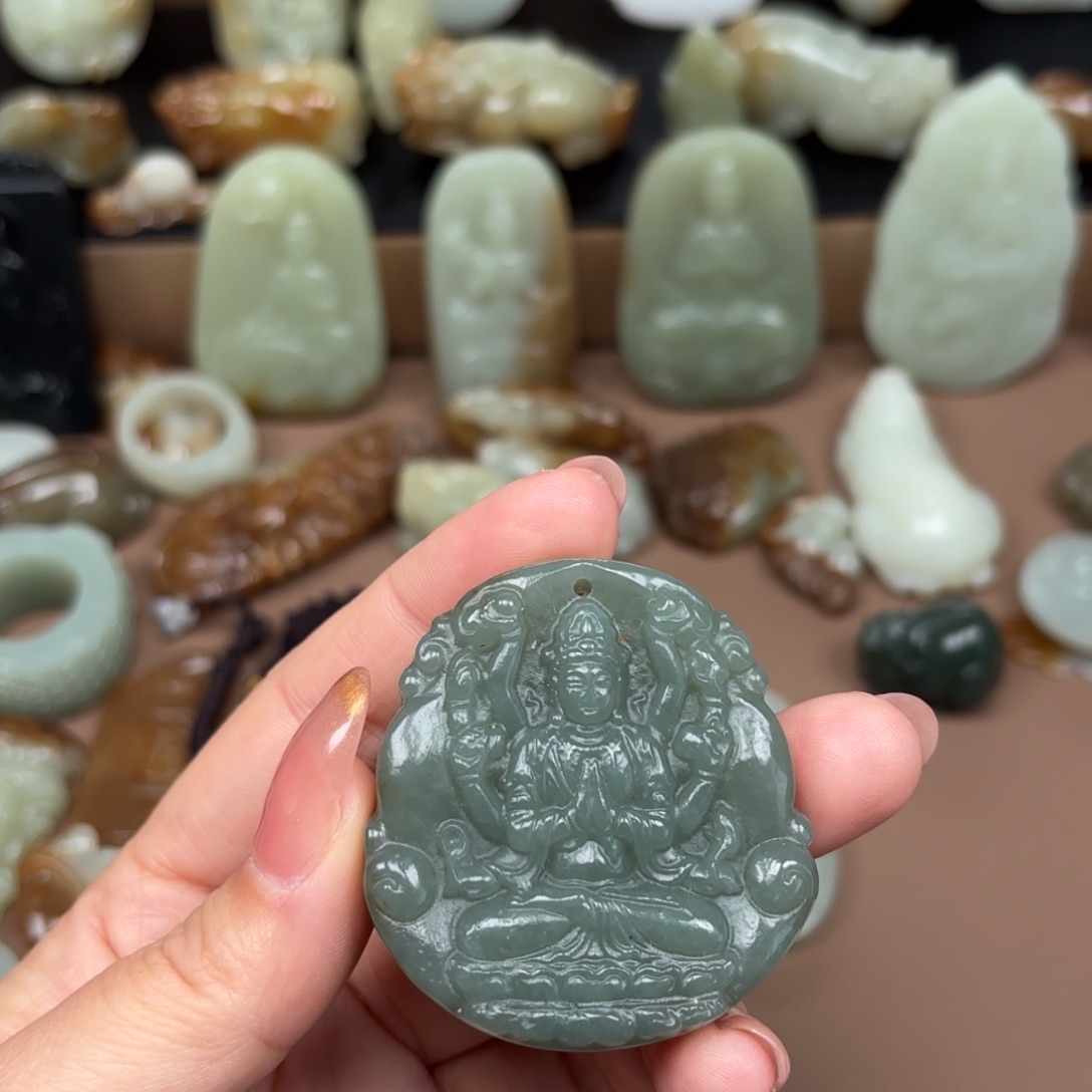 和田玉颈饰未镶嵌