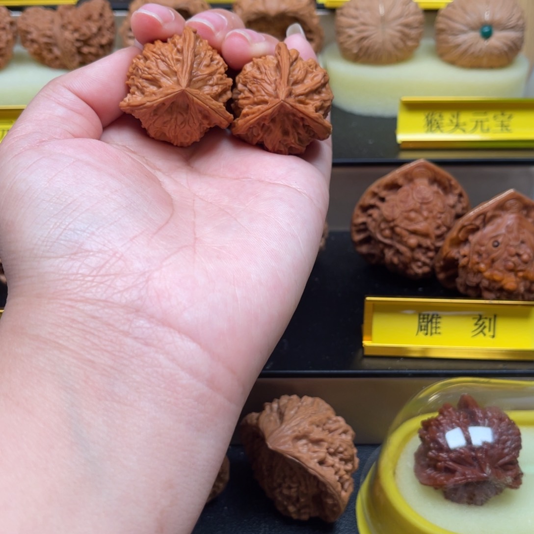 文玩核桃吊坠哈*西三棱