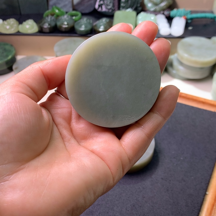 张***ᐝ未镶嵌和田玉（糖玉）珠宝半成品