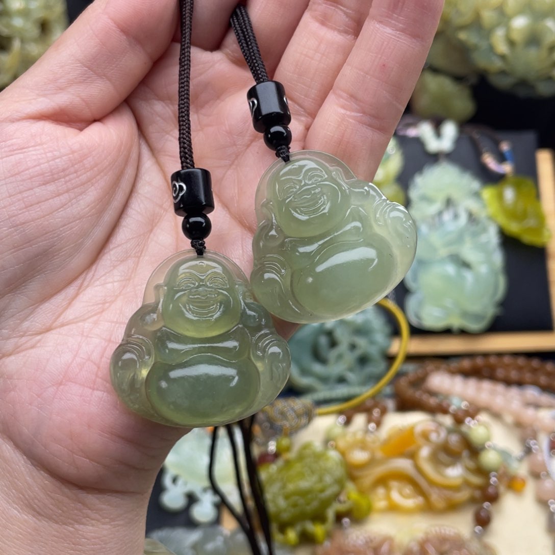 蛇纹石玉未镶嵌颈饰念****宁