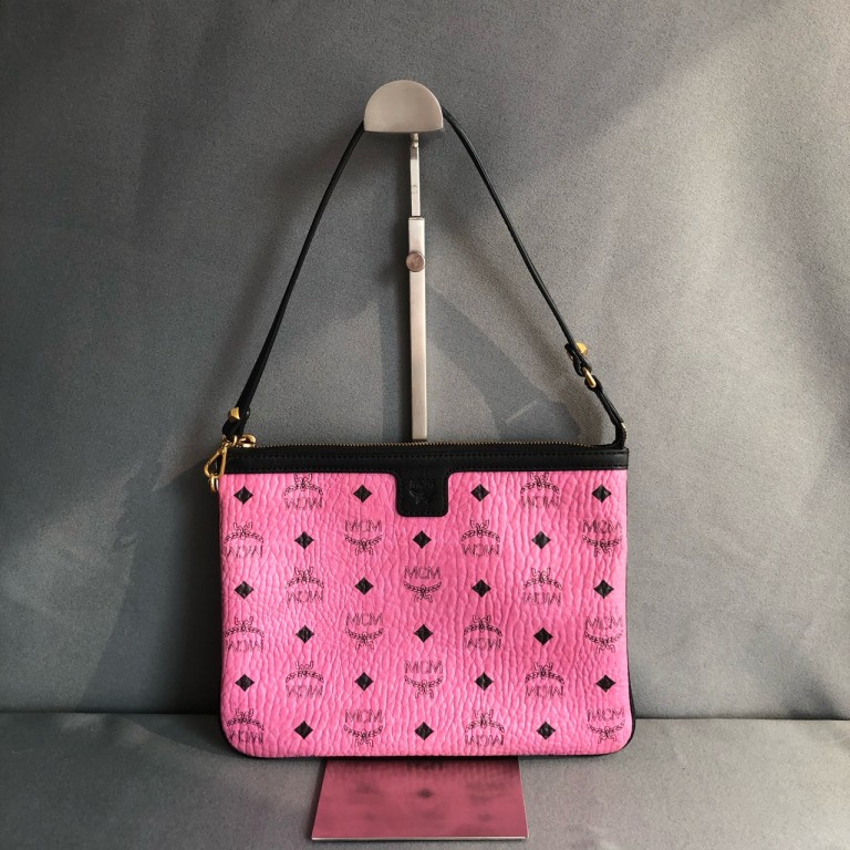 95新 MCM 拾锦奢品 MCM粉色经典印花手拿包