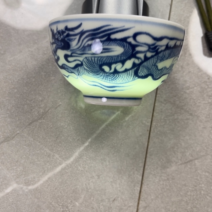 摆件瓷青花龙纹鸡心杯