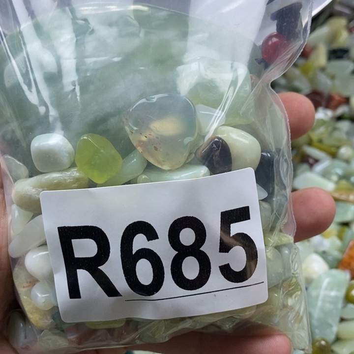 蛇纹石玉未镶嵌鱼缸石