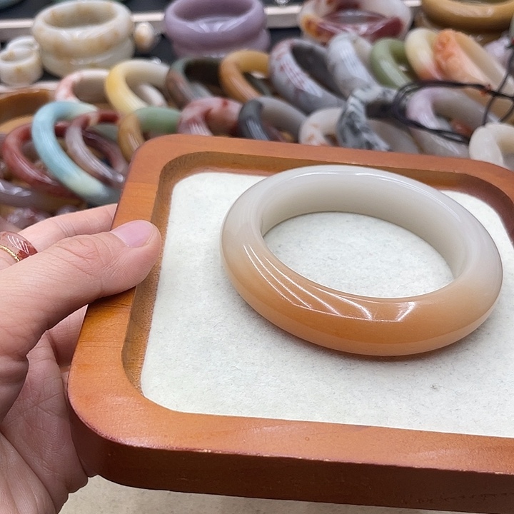 石英质玉圈口60未镶嵌果*、