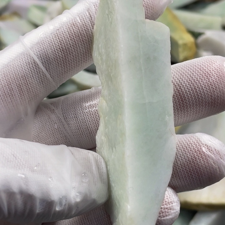 翡翠吊坠(不含链)未镶嵌天然翡翠边角料