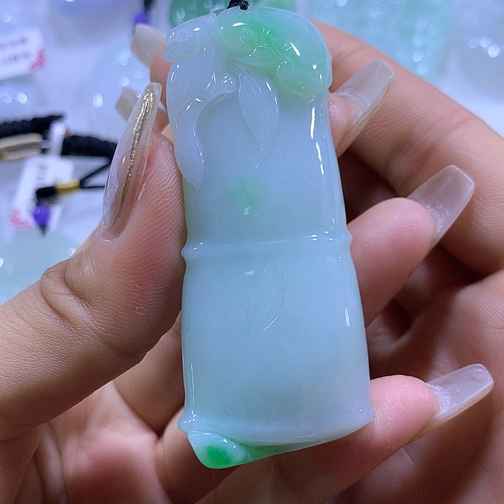 翡翠颈饰未镶嵌天然翡翠A货吊坠