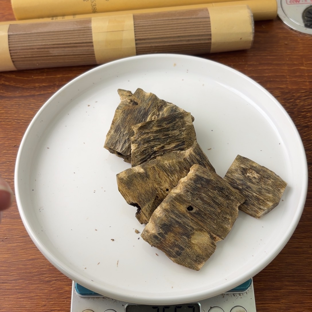 困***2沉香碎屑沉香白棋48克