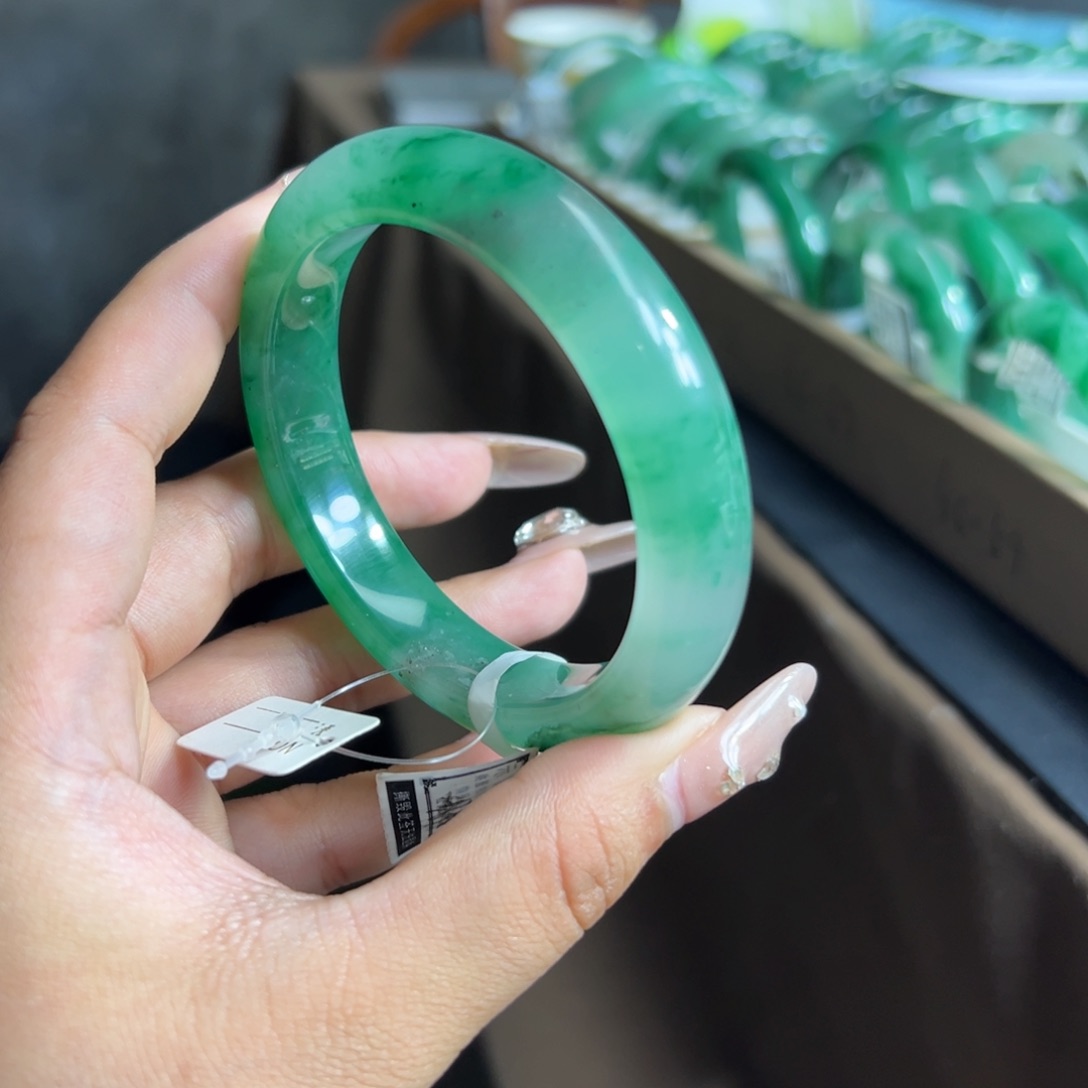 石英质玉手镯未镶嵌蛋*