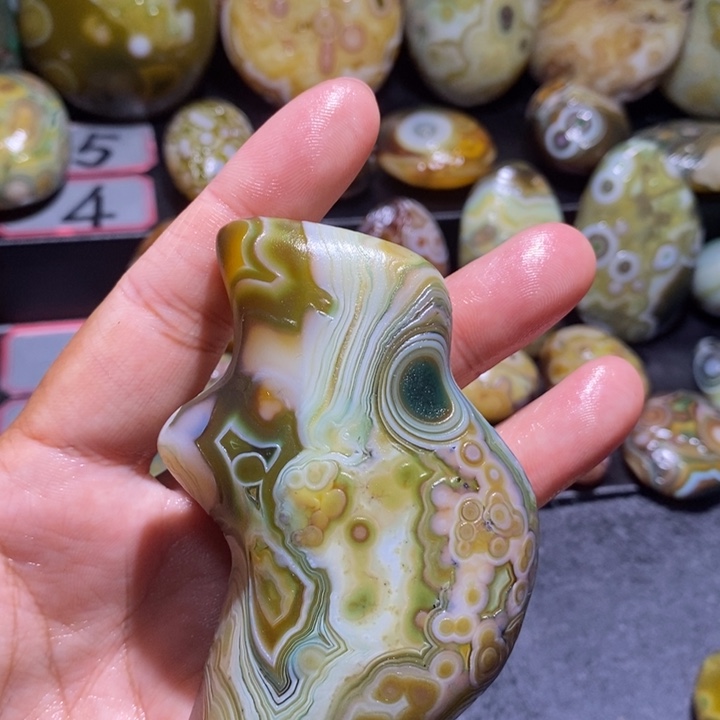 毛***记玛瑙/玉髓未镶嵌珠宝半成品