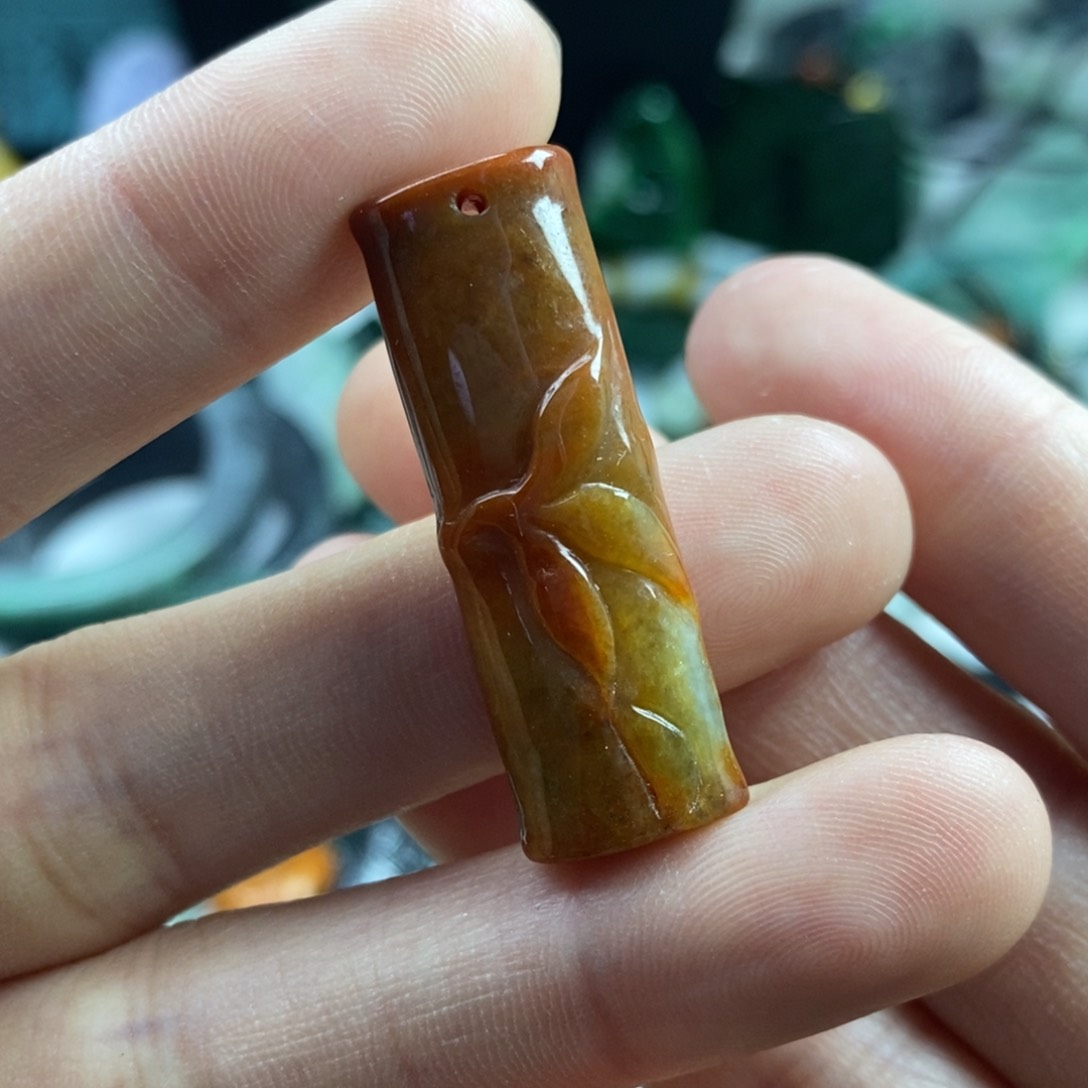 翡翠颈饰未镶嵌吊坠