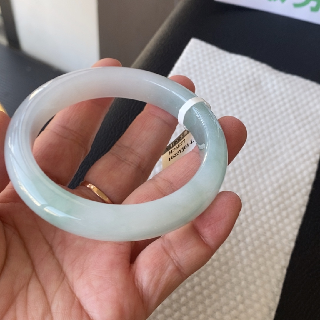 翡翠未镶嵌手镯3号