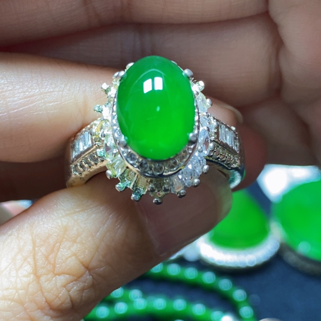 翡翠戒指未镶嵌天然翡翠