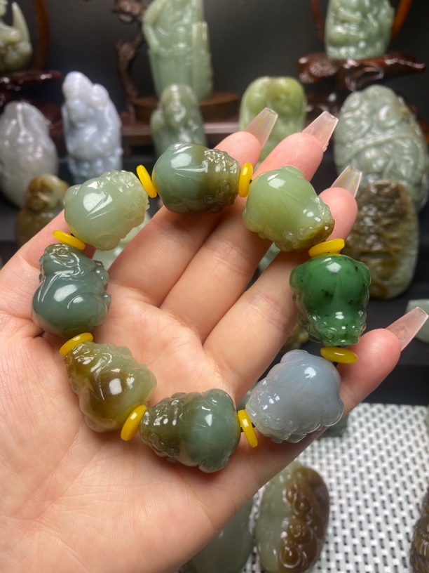 和田玉多宝貔貅手串