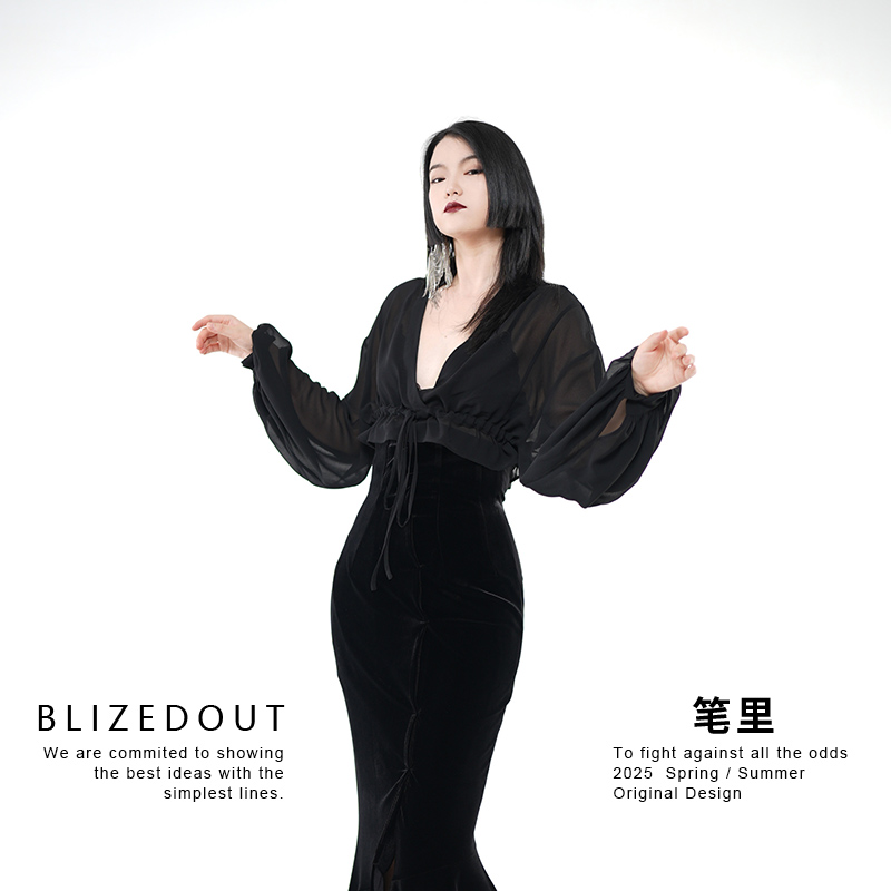 笔里【BLIZEDOUT】独立设计黑色灯笼袖复古V领法式长袖衬衫5082004