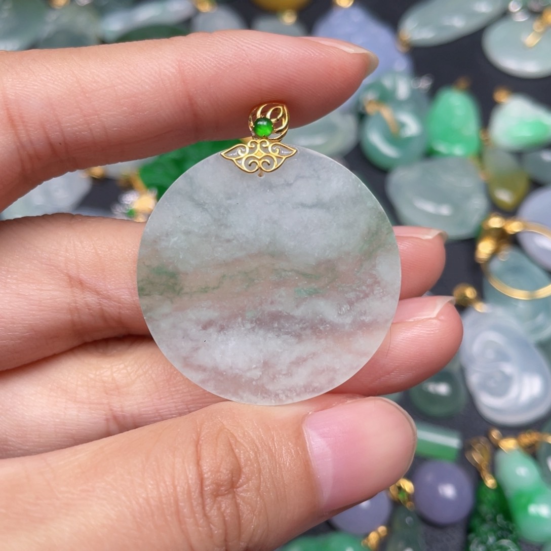 翡翠颈饰18K金镶嵌翡翠