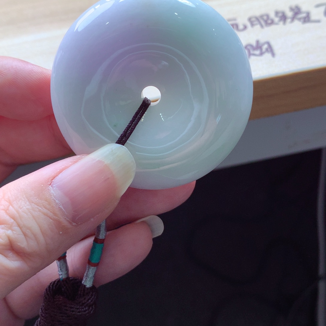 翡翠颈饰未镶嵌吊坠