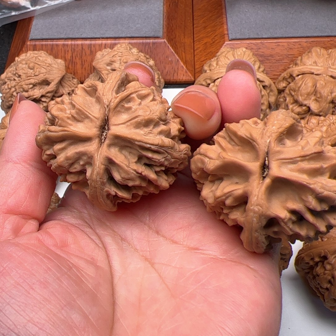 文玩核桃吊坠鸡心40红