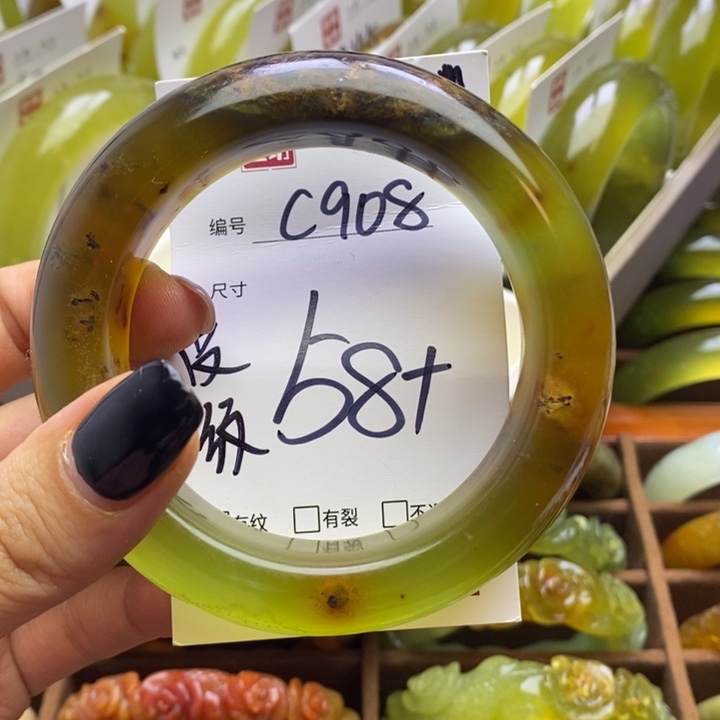 蛇纹石玉手镯未镶嵌