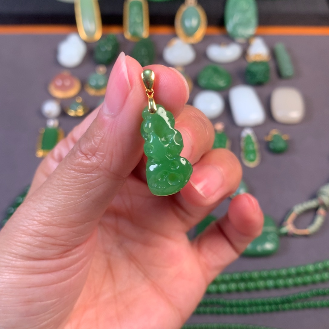 和田玉颈饰18K金镶嵌