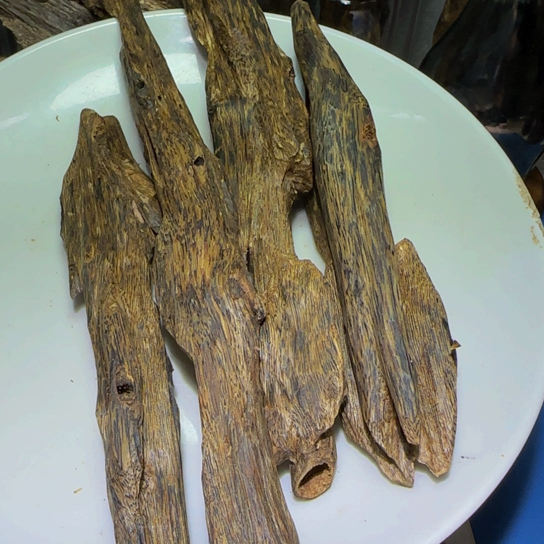 沉香手把件公*哥沉香奇楠白棋老料160克