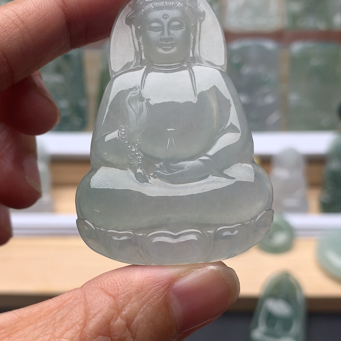 波***少翡翠未镶嵌颈饰素衣