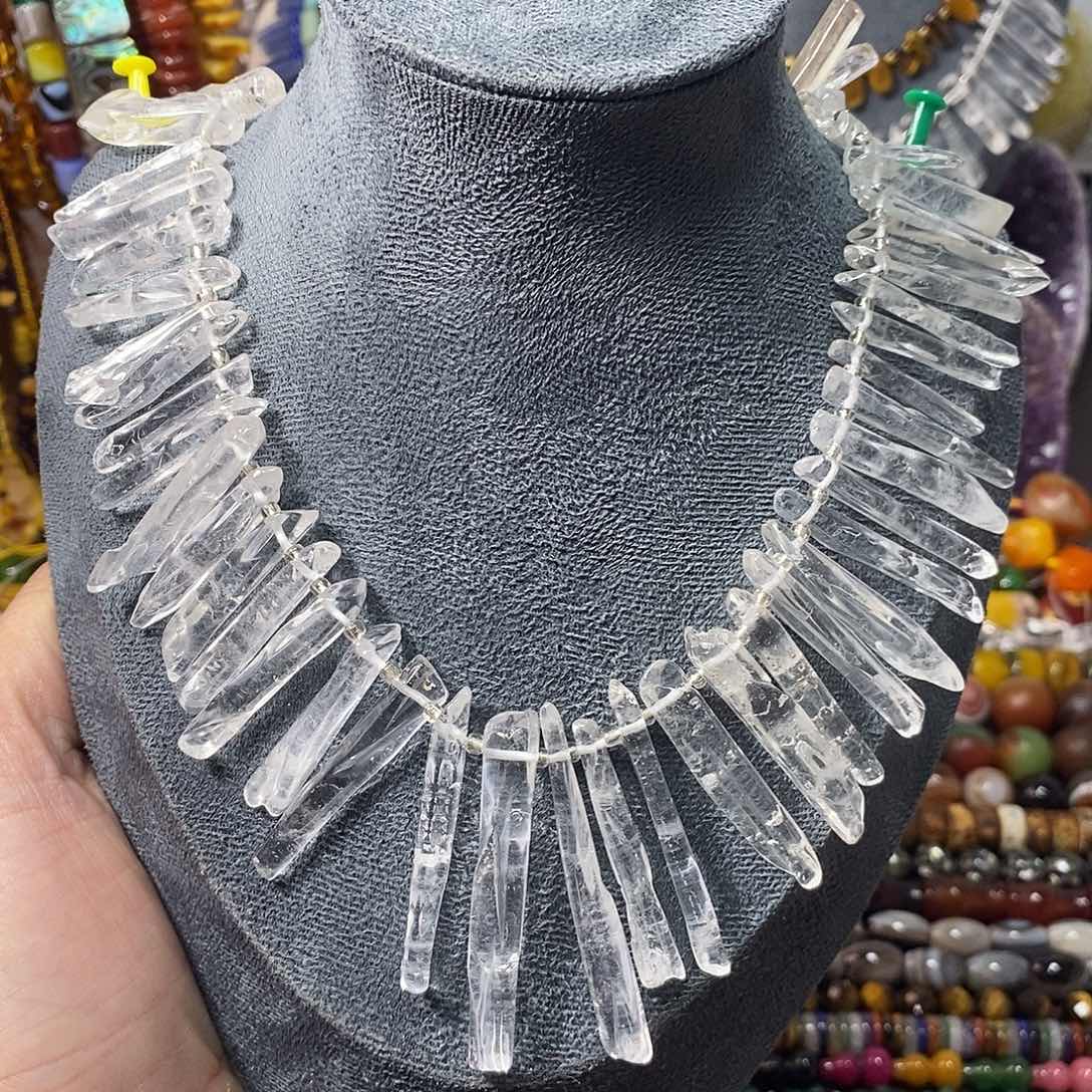 石英质玉未镶嵌，天然白水晶冰川柱一条，