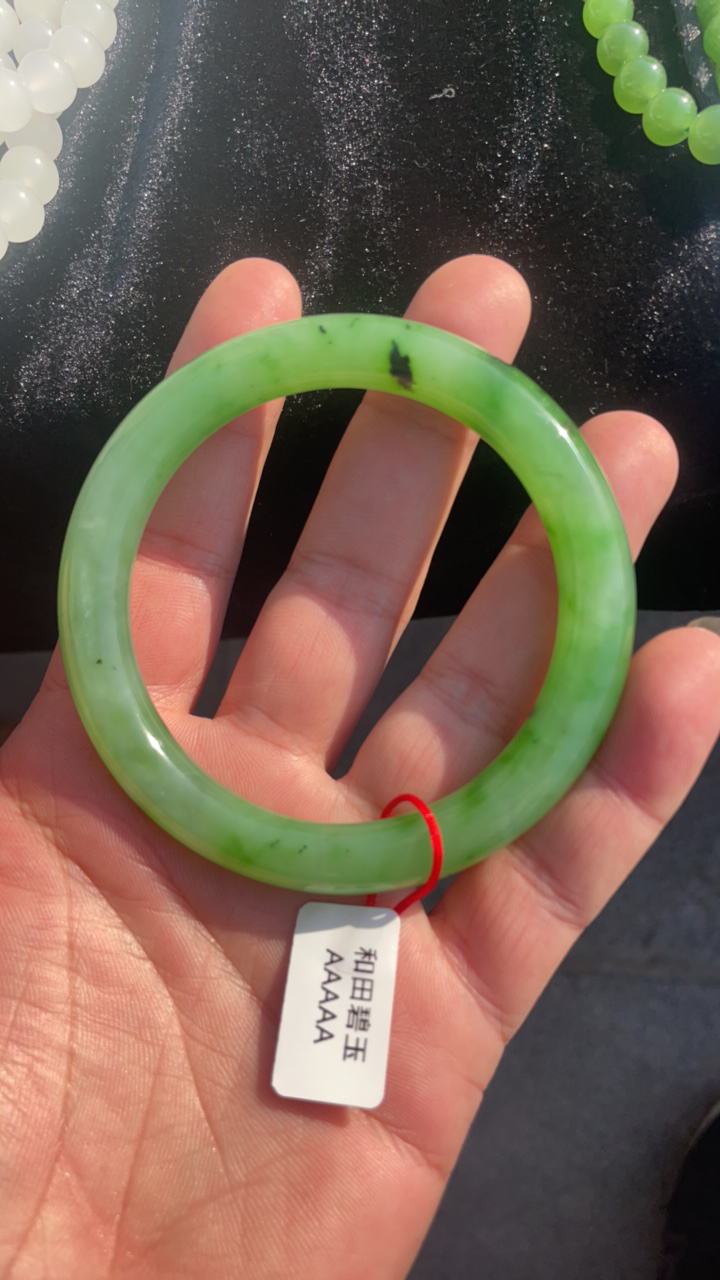 高端和田玉未镶嵌手镯