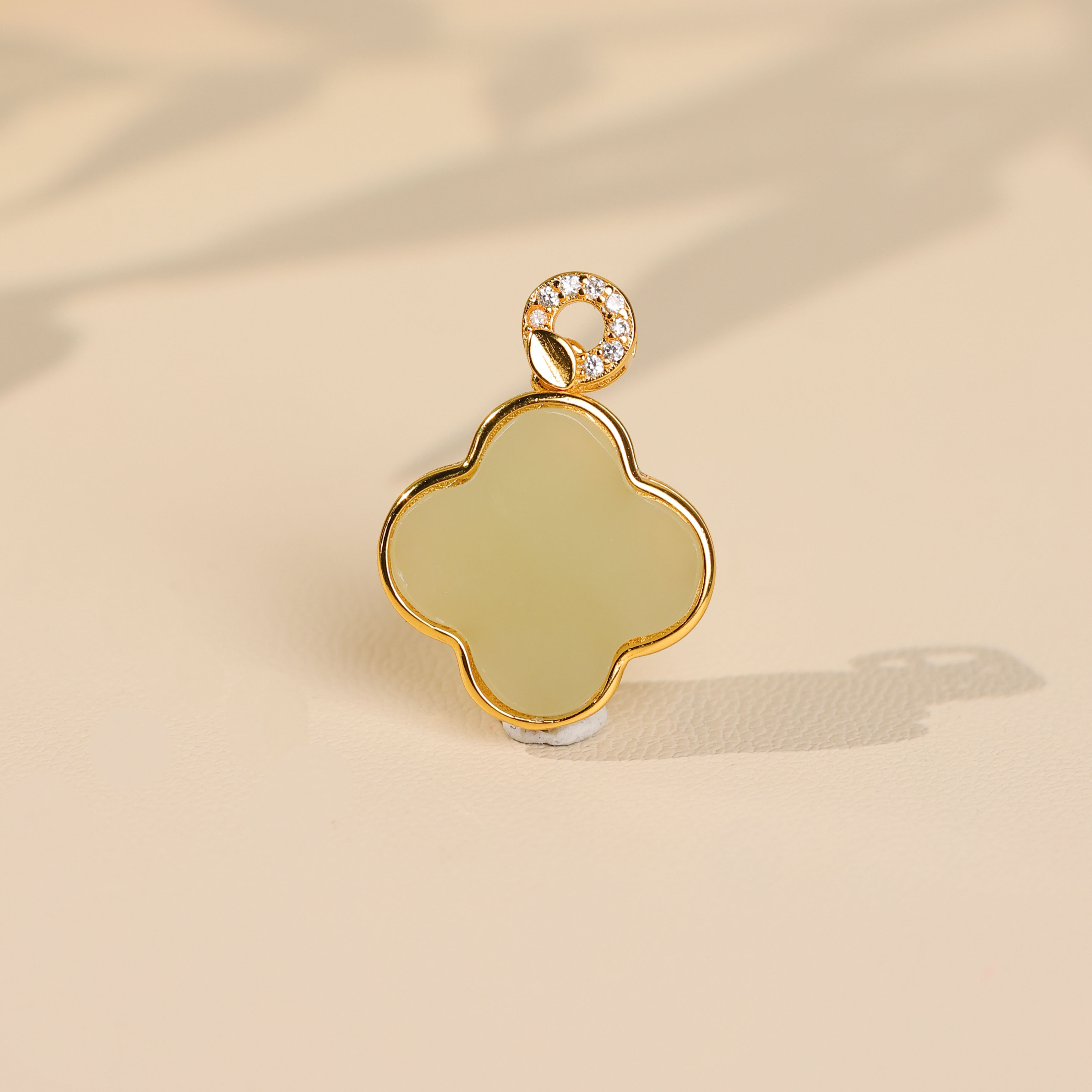 【周大金玉石】s925银和田玉晴水四叶草吊坠-D9726-茜