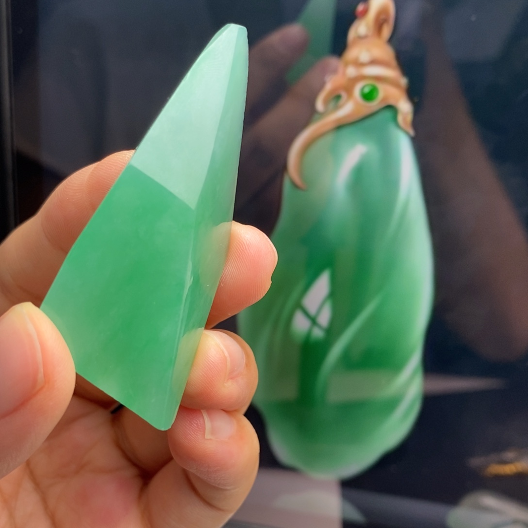 定制翡翠未镶嵌  好甜的果绿色