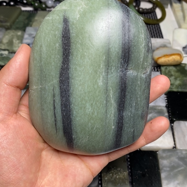 和田玉玉石775克未镶嵌