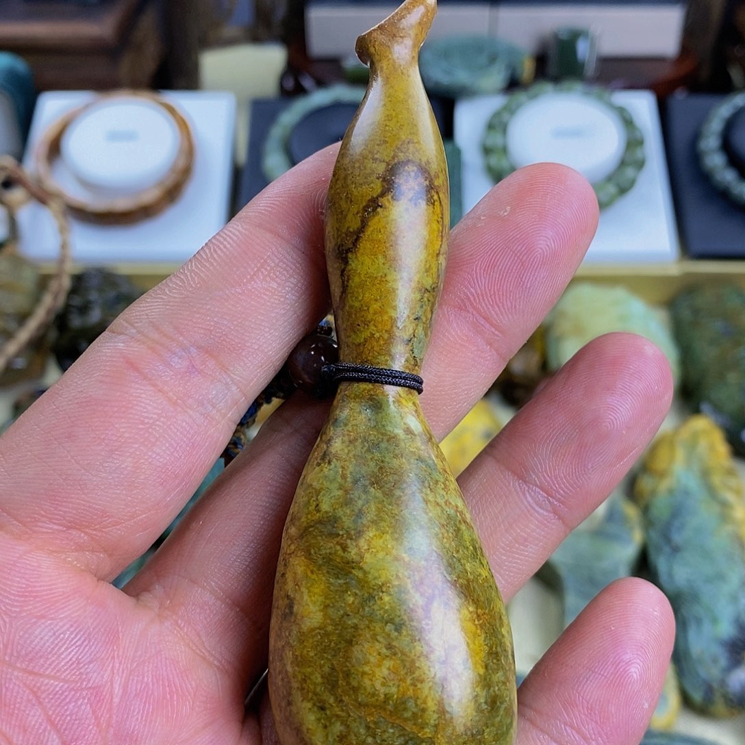 岫岩河磨玉（透闪石质玉）手把未镶嵌