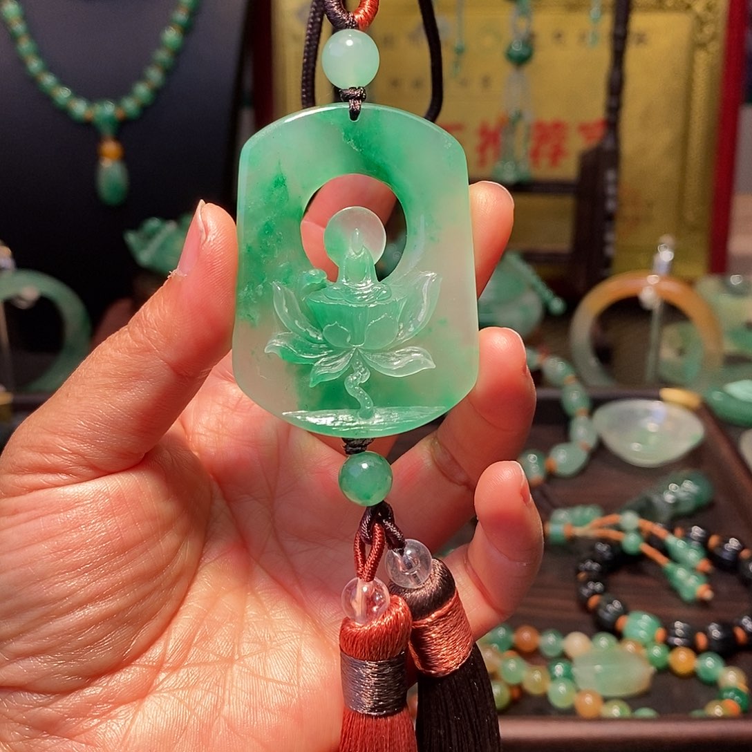 石英质玉（缅黄）未镶嵌挂件