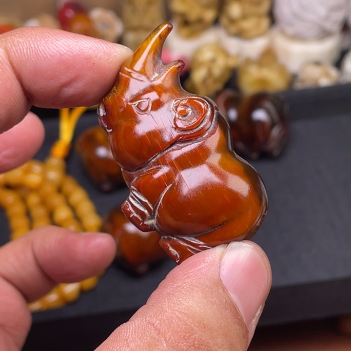 驼骨摆件人攻击曼谷