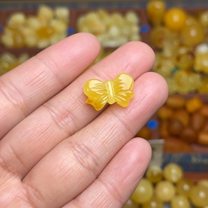 蜜蜡未镶嵌珠宝奇石天然蜜蜡俏色蝴蝶结