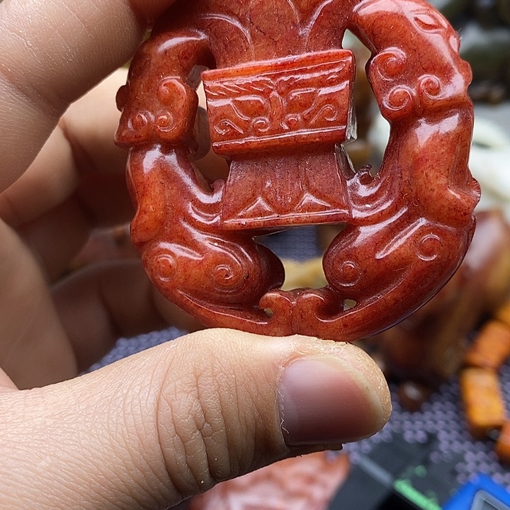 未镶嵌蛇纹石玉颈饰