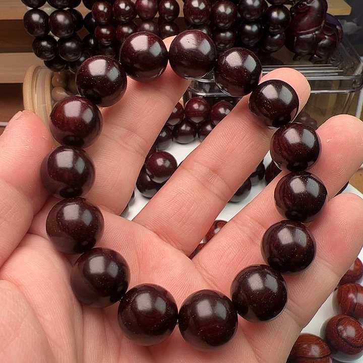 小叶紫檀手串/手链1.5高油密紫黑玻璃底