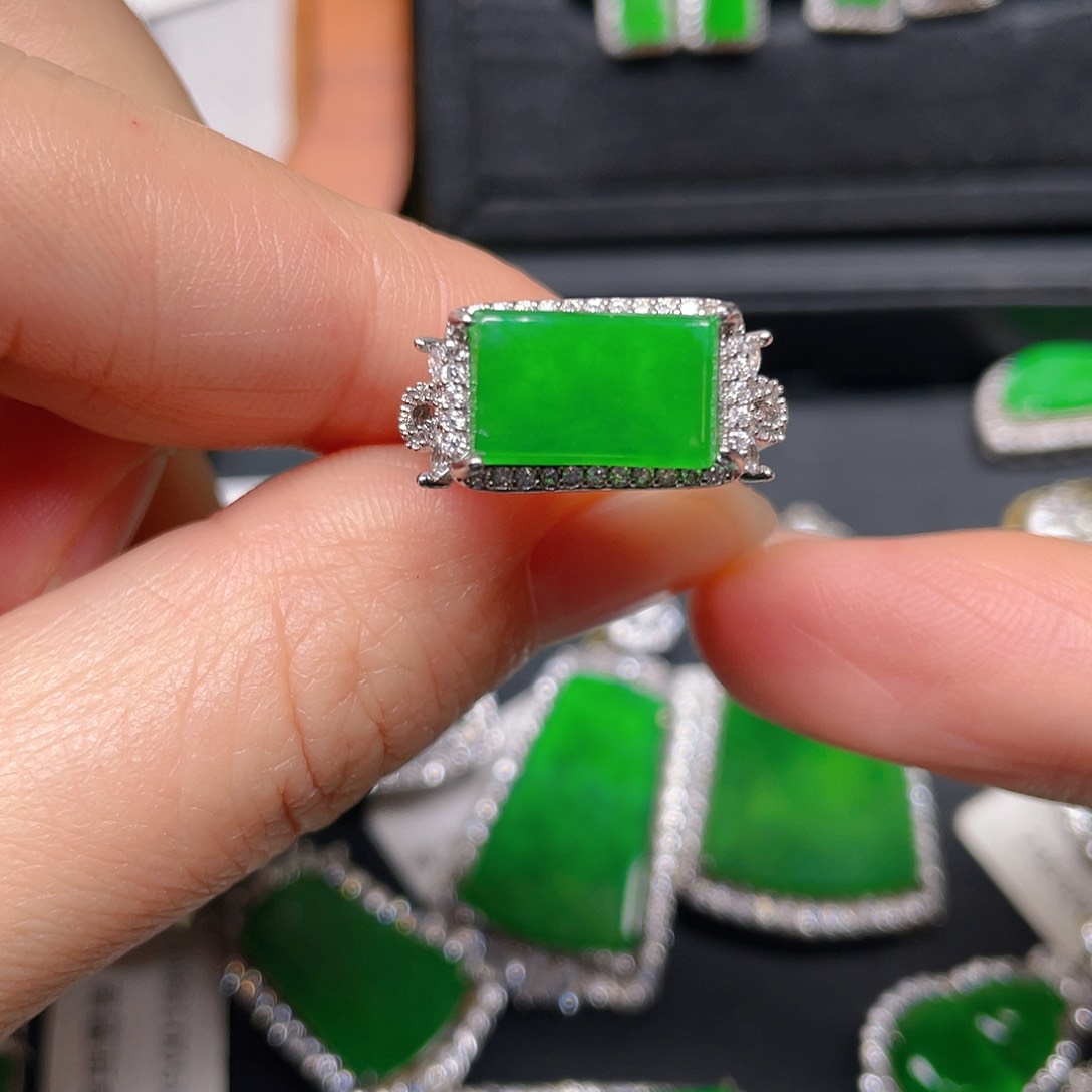 银S925镶嵌戒指翡翠浩****肉戒指