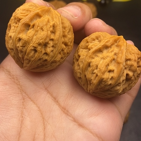 文玩核桃把件38尺云南核桃