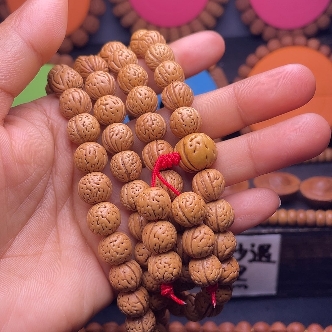 卖****吊坠桃核秦岭脑纹脖挂
