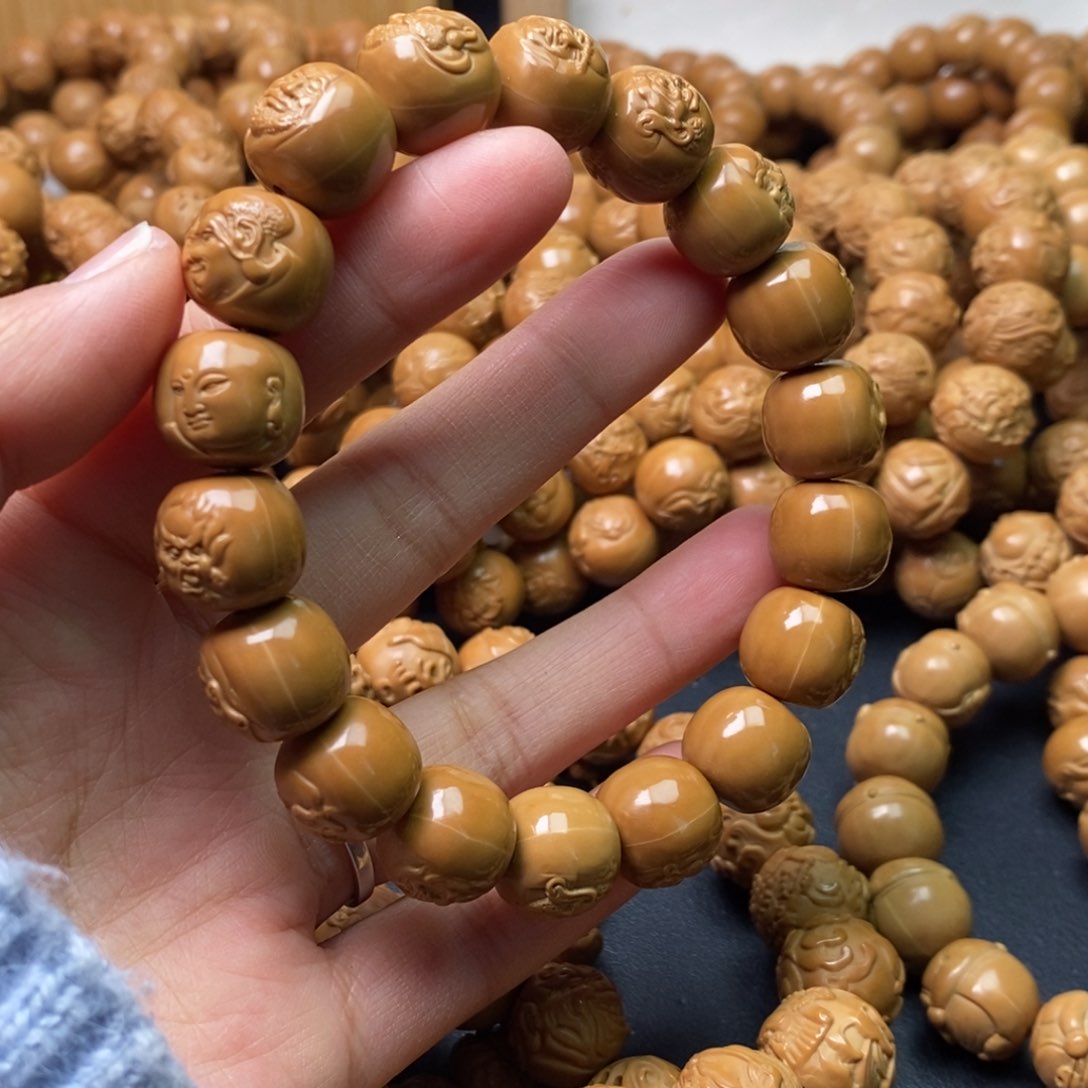 猴头核桃手串卸****戎老型罗汉