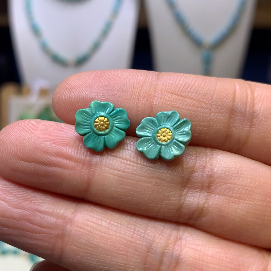 绿松石18K金镶嵌耳钉