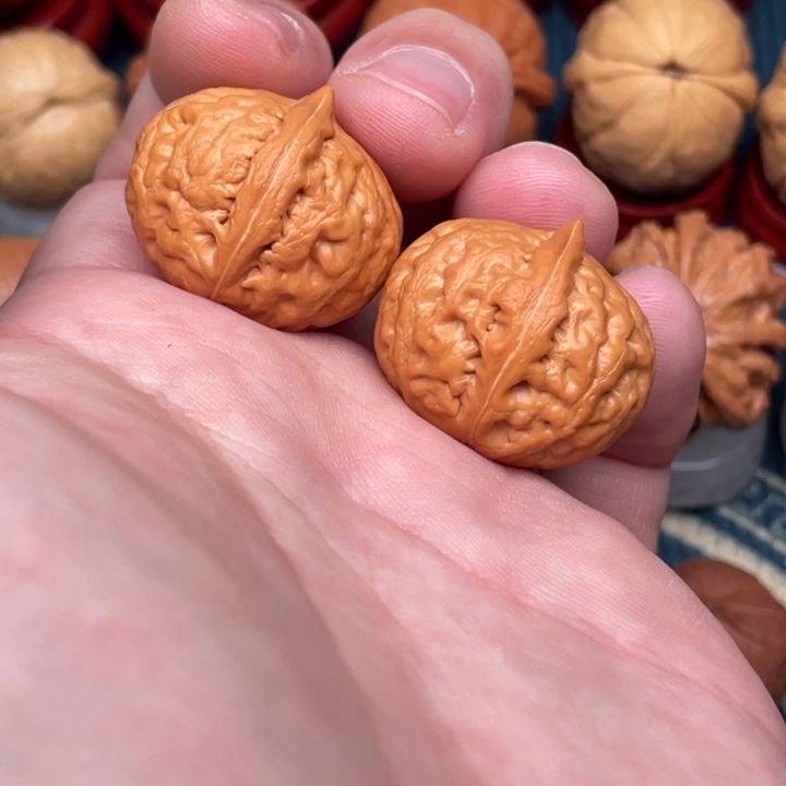 文玩核桃把件麒麟磨盘