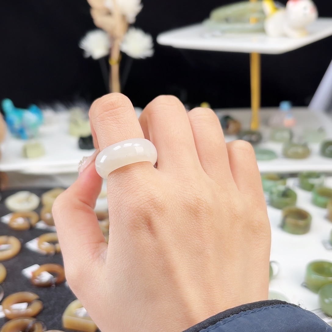 和田玉未镶嵌戒指P90冰透轮胎17.3不退换