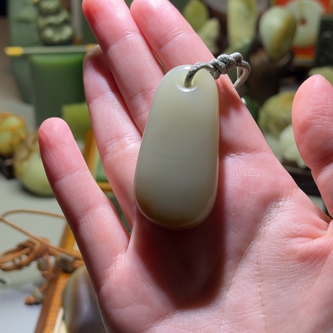 暴***力和田玉未镶嵌颈饰