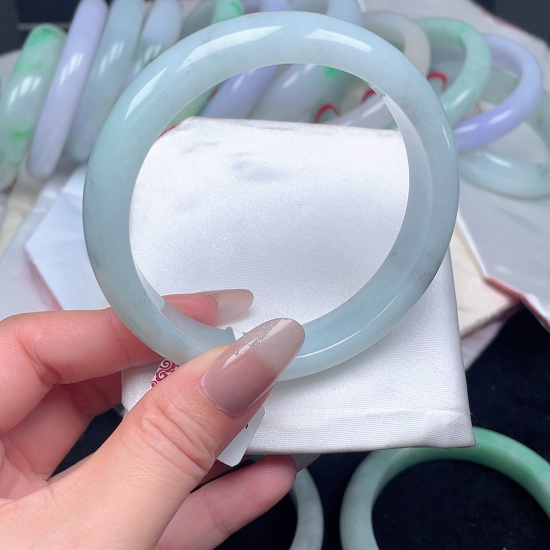 翡翠未镶嵌手镯083